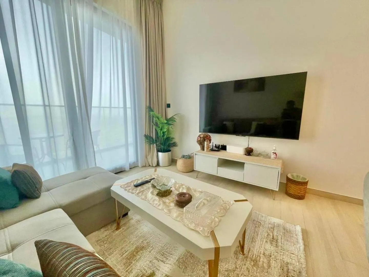 Apartment Chic 1Br Apt In Jvc With Free Use Of Pool And Gym Dubai