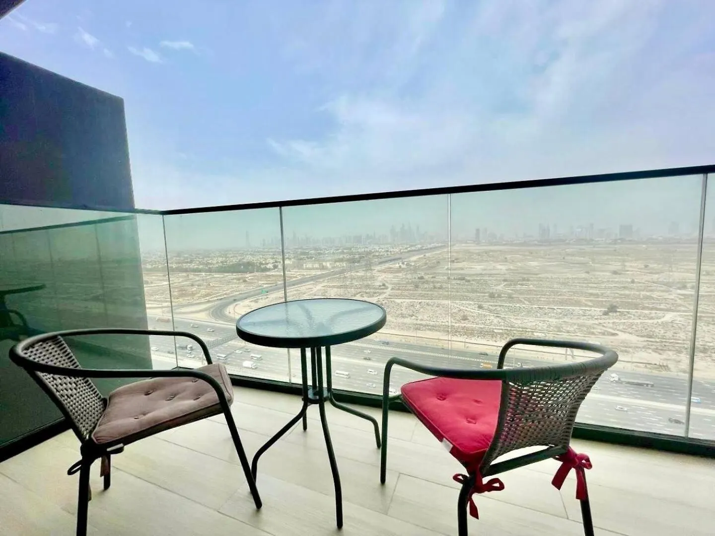 アパート Chic 1Br Apt In Jvc With Free Use Of Pool And Gym ドバイ アラブ首長国連邦